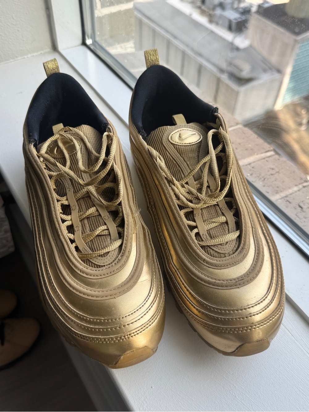 Nike Men’s Metallic Gold Sneakers
